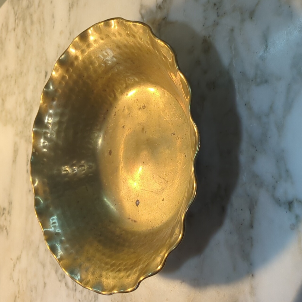 Vintage Brass Hammered Bowl With Ruffle Scalloped Edges